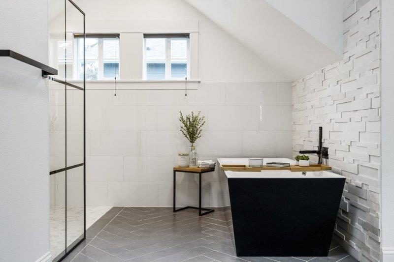 Master Bathroom Suite (18)