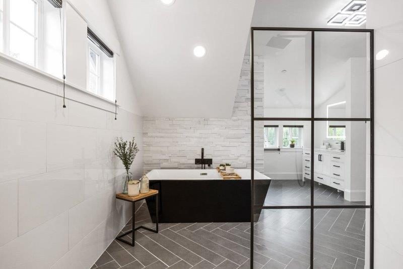 Master Bathroom Suite (19)