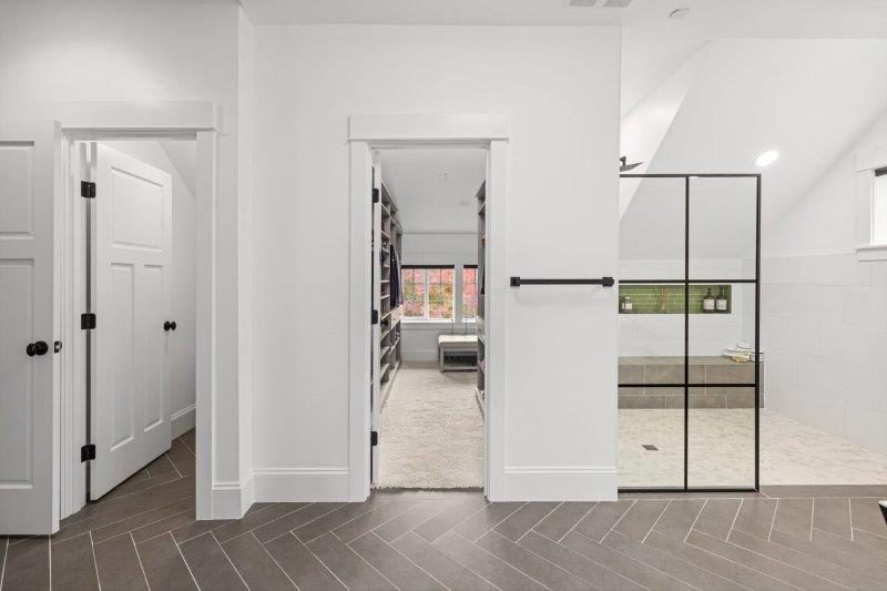 Master Bathroom Suite (6)